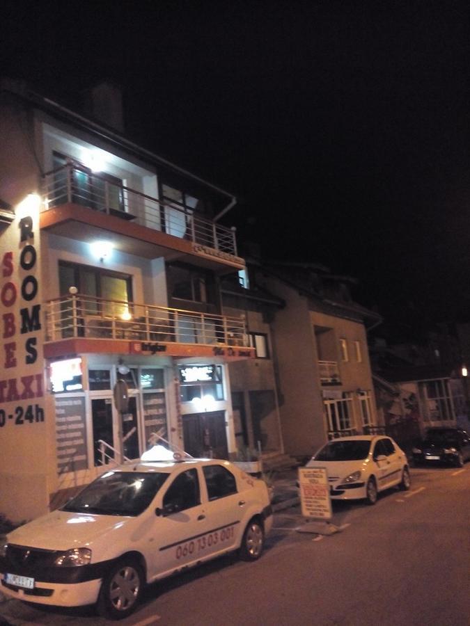 Vila De Turist Nova Varos Luaran gambar