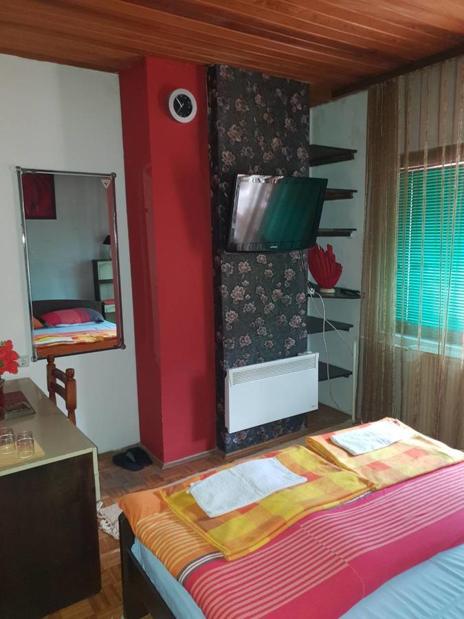 Vila De Turist Nova Varos Luaran gambar
