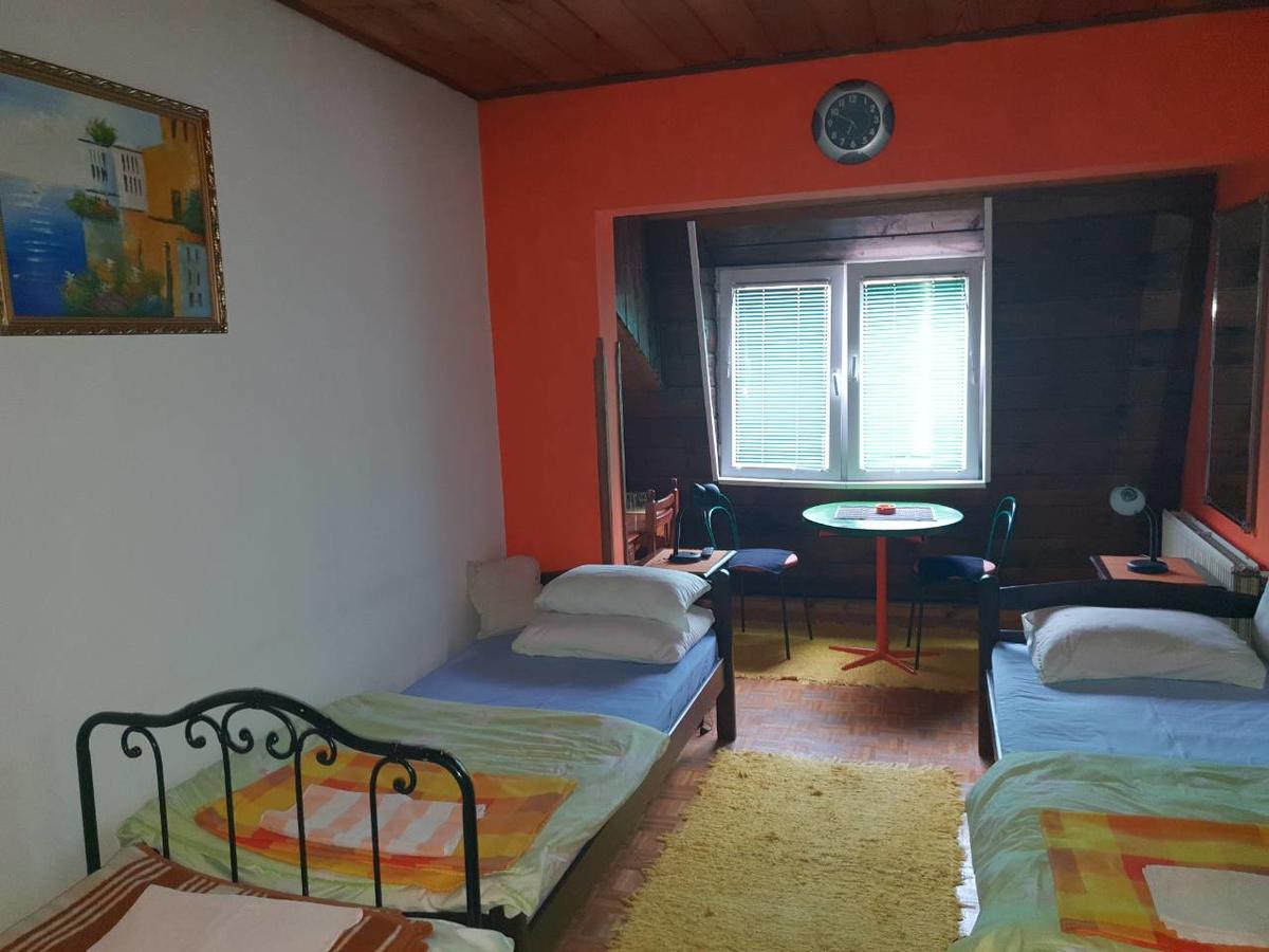 Vila De Turist Nova Varos Luaran gambar